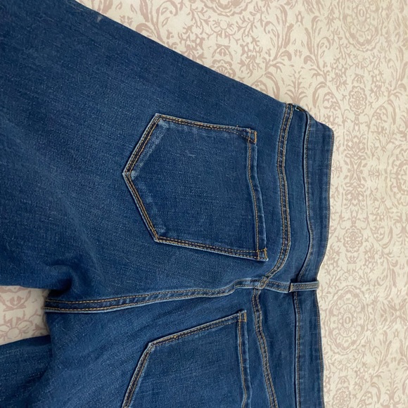 Old Navy Boot Cut Jeans - Picture 2 of 5